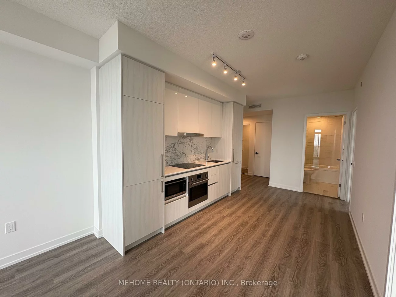195, Commerce, Vaughan Corporate Centre, Vaughan