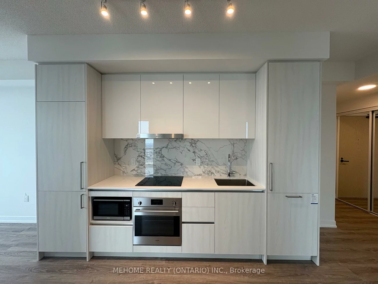 195, Commerce, Vaughan Corporate Centre, Vaughan