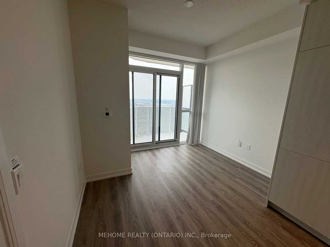 195, Commerce, Vaughan Corporate Centre, Vaughan