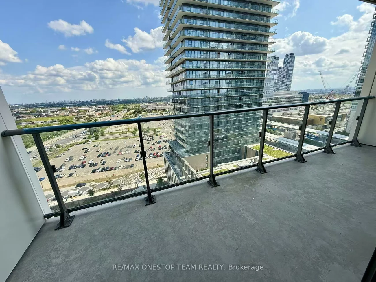 1000, Portage, Vaughan Corporate Centre, Vaughan