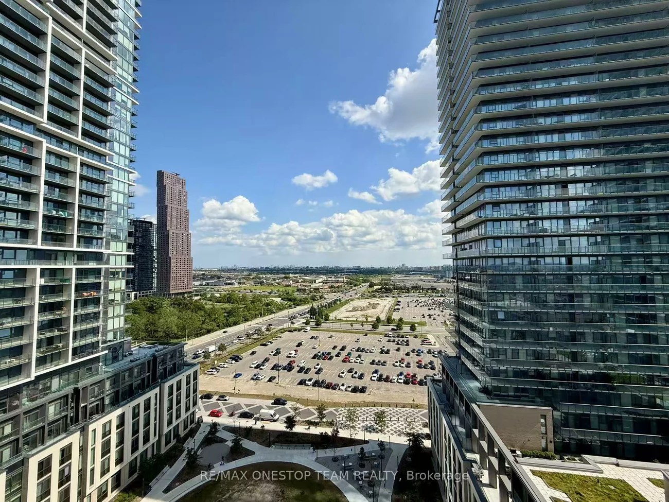 1000, Portage, Vaughan Corporate Centre, Vaughan