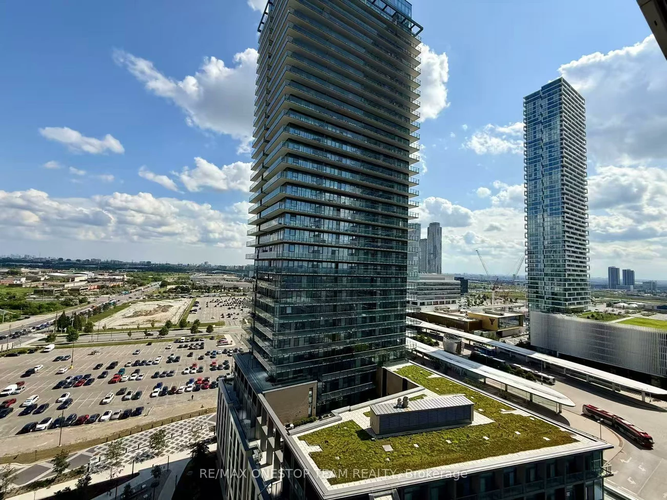 1000, Portage, Vaughan Corporate Centre, Vaughan