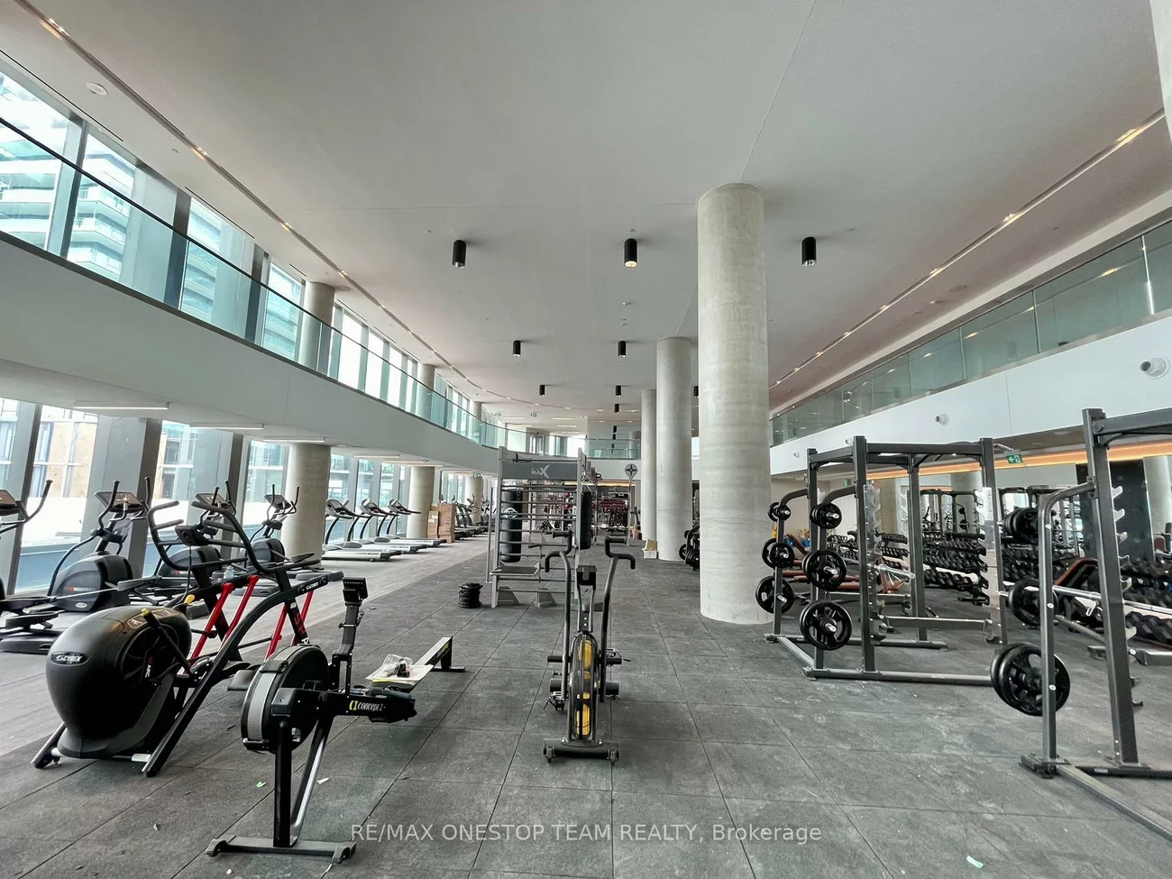 1000, Portage, Vaughan Corporate Centre, Vaughan