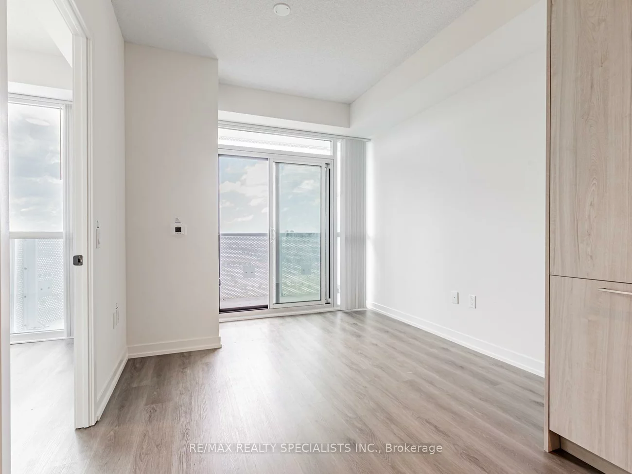 225, Commerce, Vaughan Corporate Centre, Vaughan