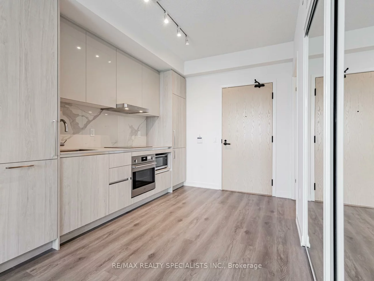 225, Commerce, Vaughan Corporate Centre, Vaughan