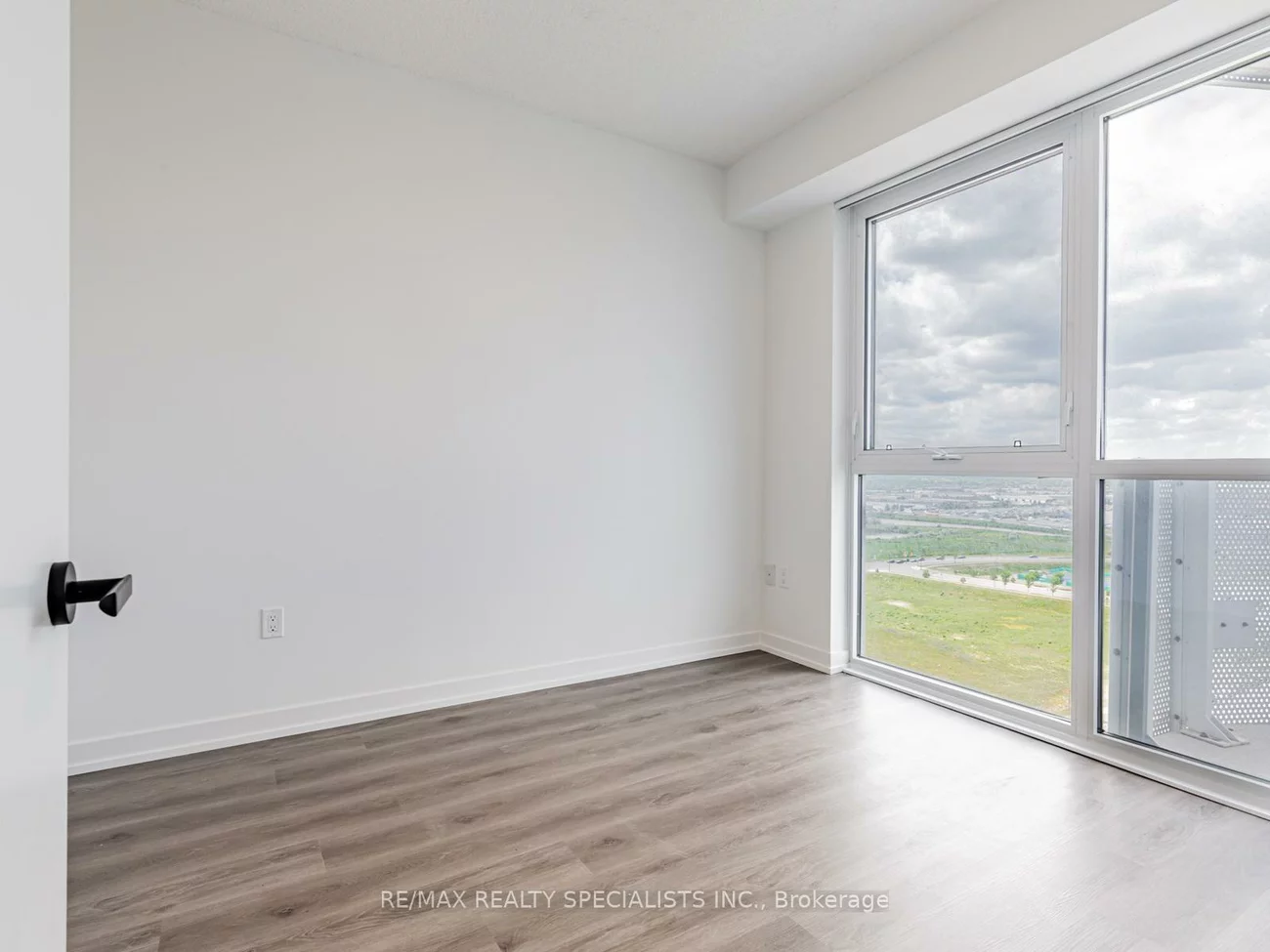 225, Commerce, Vaughan Corporate Centre, Vaughan