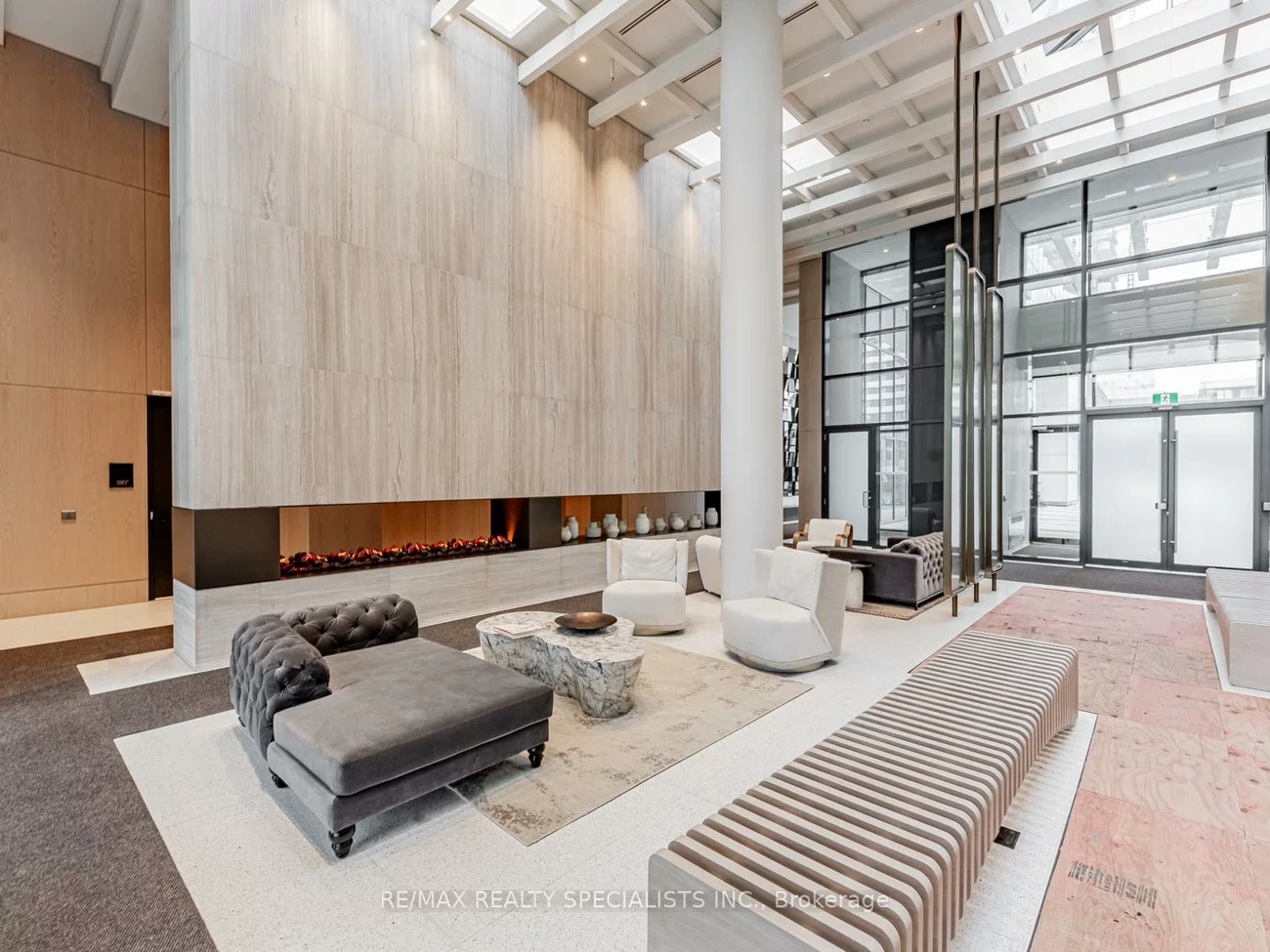 225, Commerce, Vaughan Corporate Centre, Vaughan