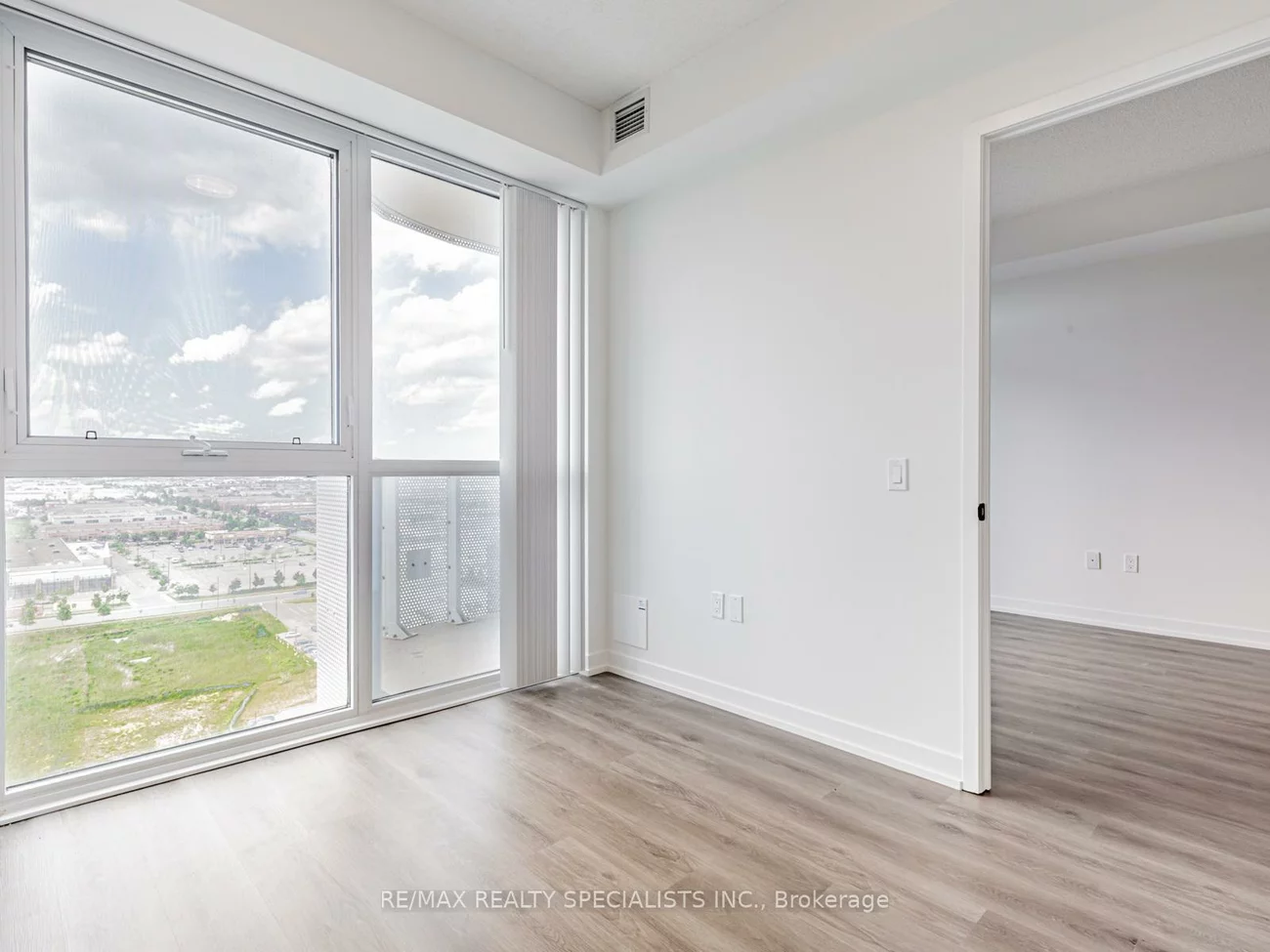 225, Commerce, Vaughan Corporate Centre, Vaughan