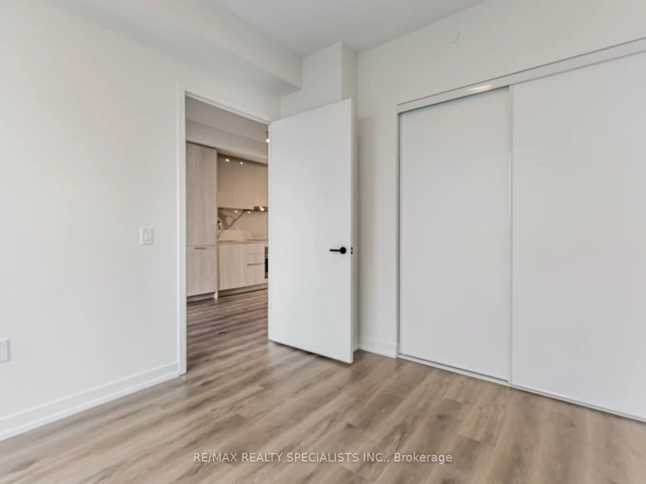 225, Commerce, Vaughan Corporate Centre, Vaughan