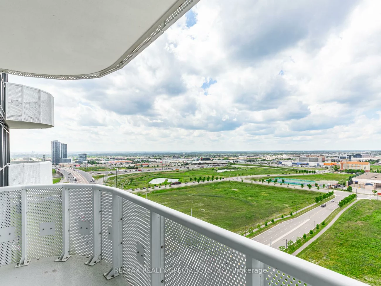 225, Commerce, Vaughan Corporate Centre, Vaughan