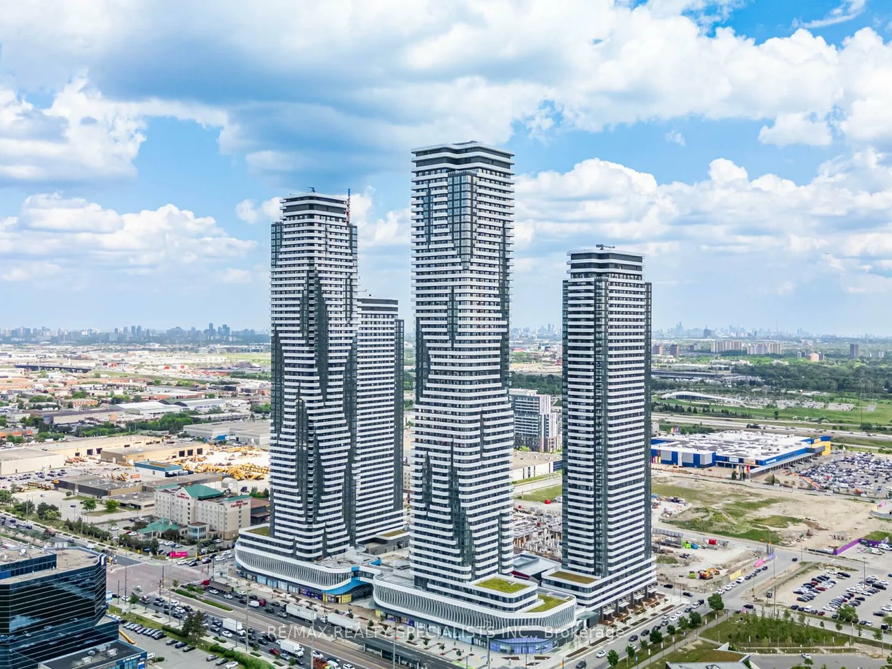 225, Commerce, Vaughan Corporate Centre, Vaughan