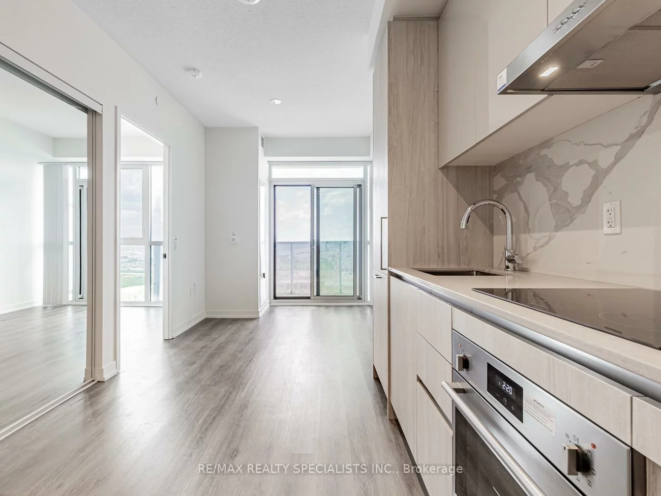225, Commerce, Vaughan Corporate Centre, Vaughan