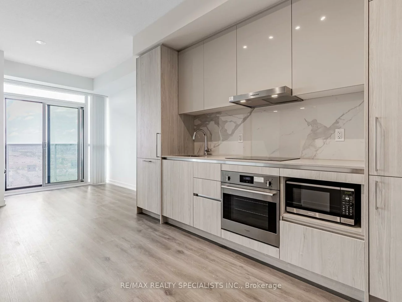 225, Commerce, Vaughan Corporate Centre, Vaughan