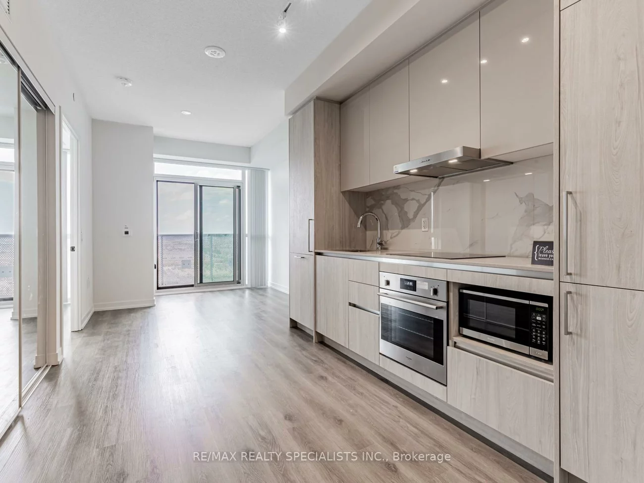 225, Commerce, Vaughan Corporate Centre, Vaughan