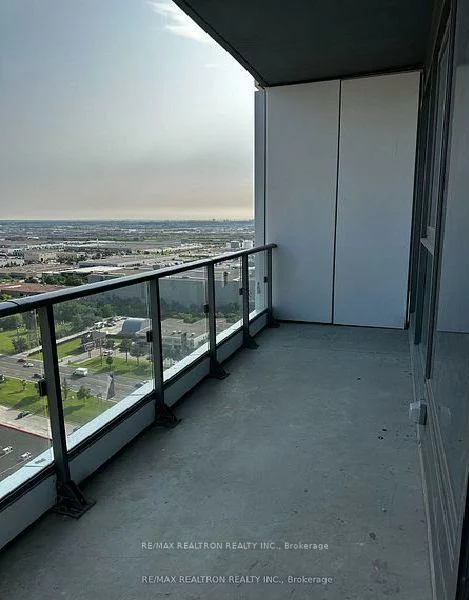 1000, Portage, Vaughan Corporate Centre, Vaughan