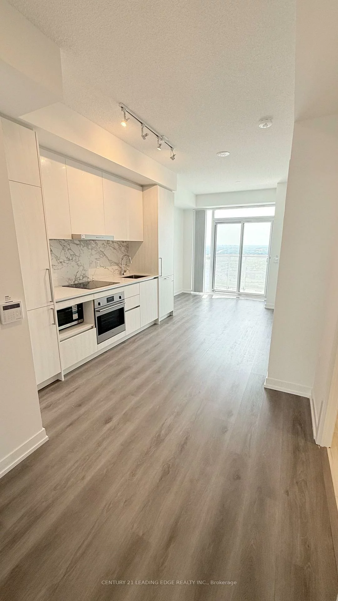 225, Commerce, Vaughan Corporate Centre, Vaughan