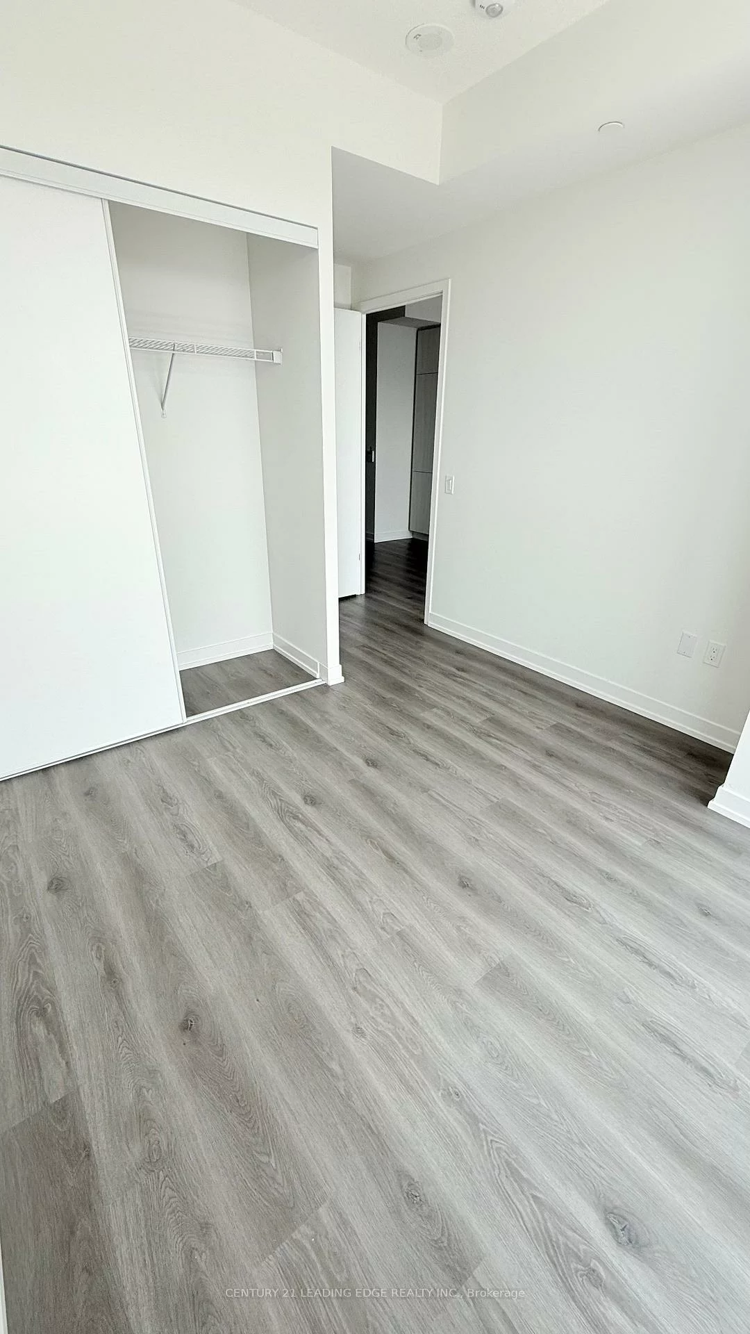 225, Commerce, Vaughan Corporate Centre, Vaughan