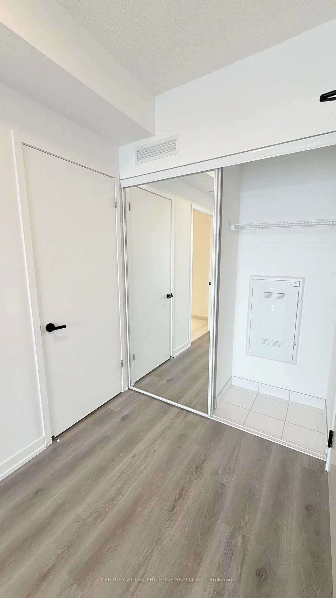 225, Commerce, Vaughan Corporate Centre, Vaughan