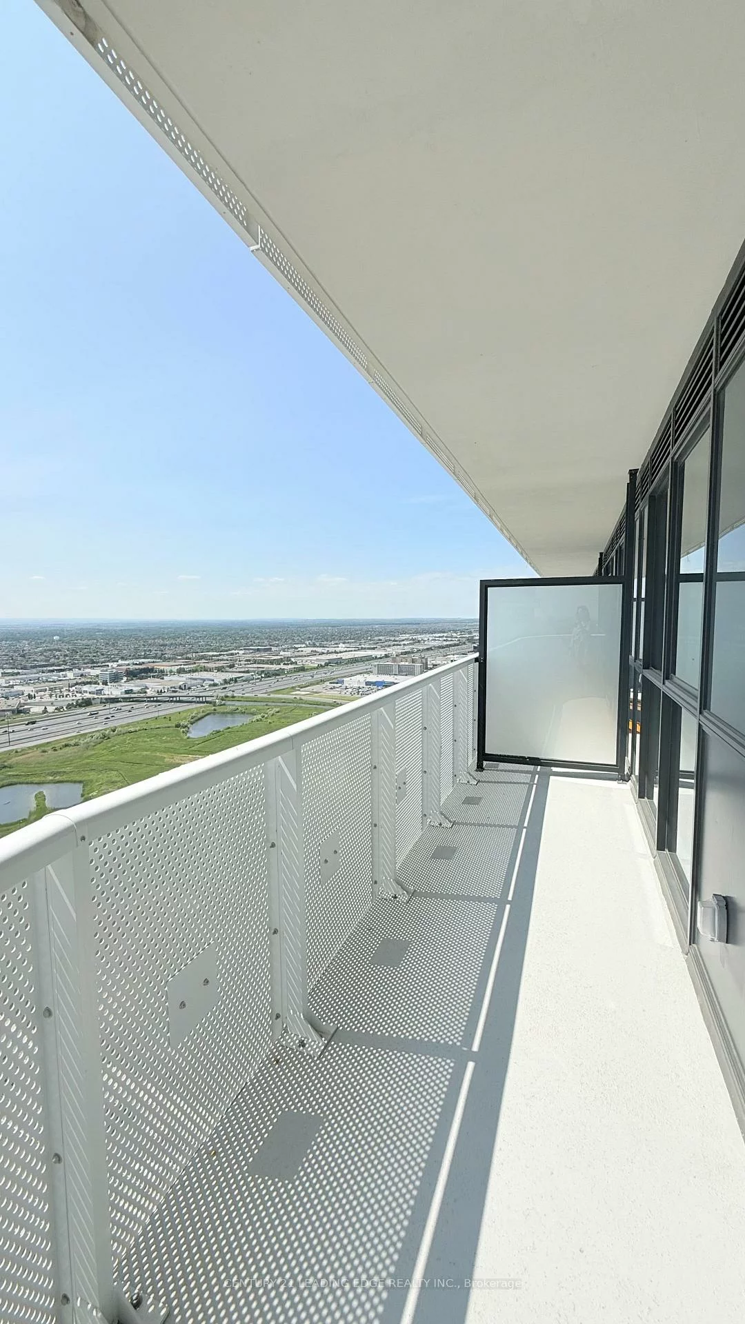 225, Commerce, Vaughan Corporate Centre, Vaughan