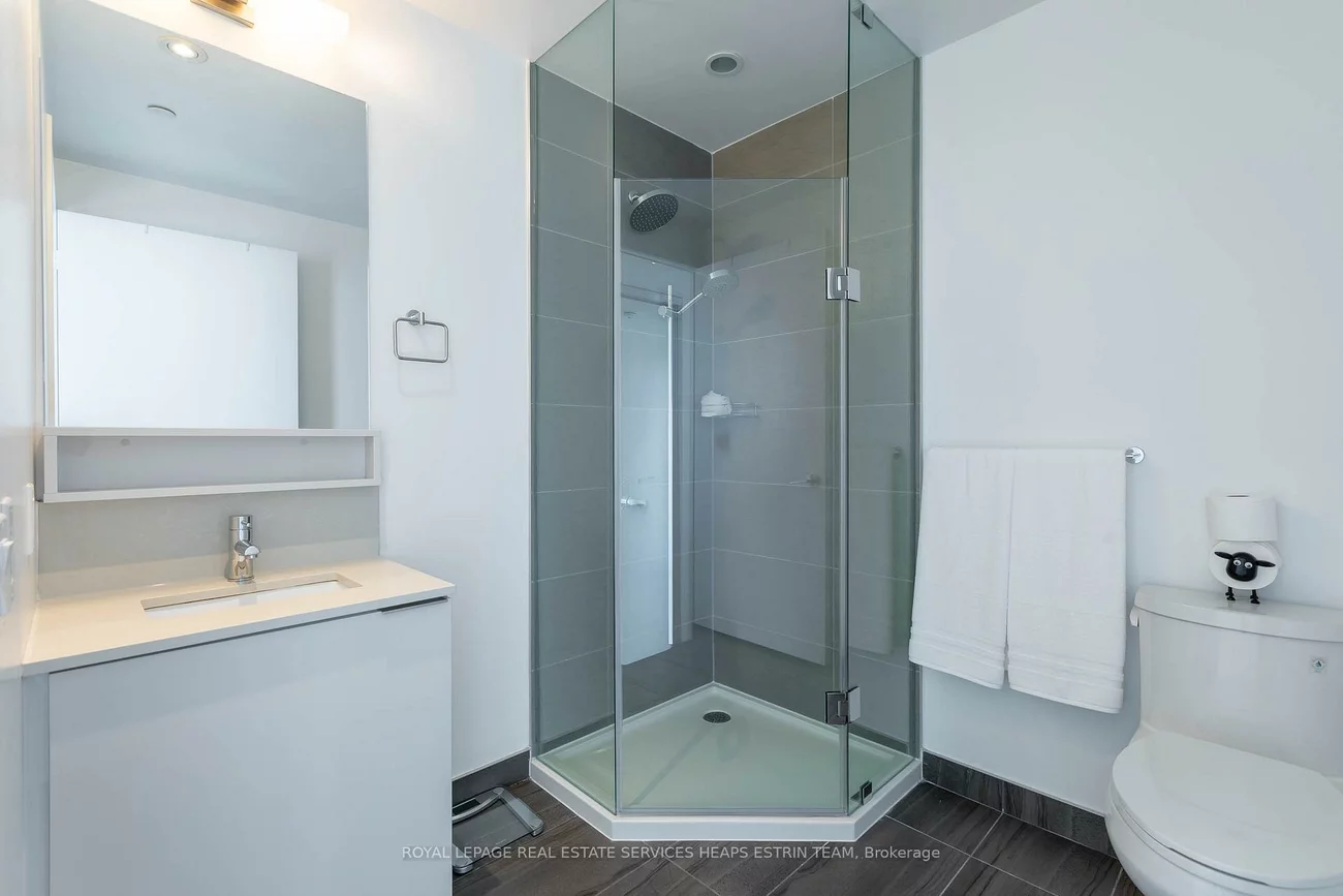 898, Portage, Vaughan Corporate Centre, Vaughan
