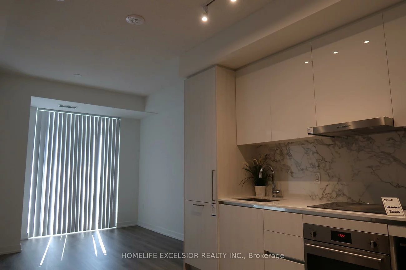 195, Commerce, Vaughan Corporate Centre, Vaughan