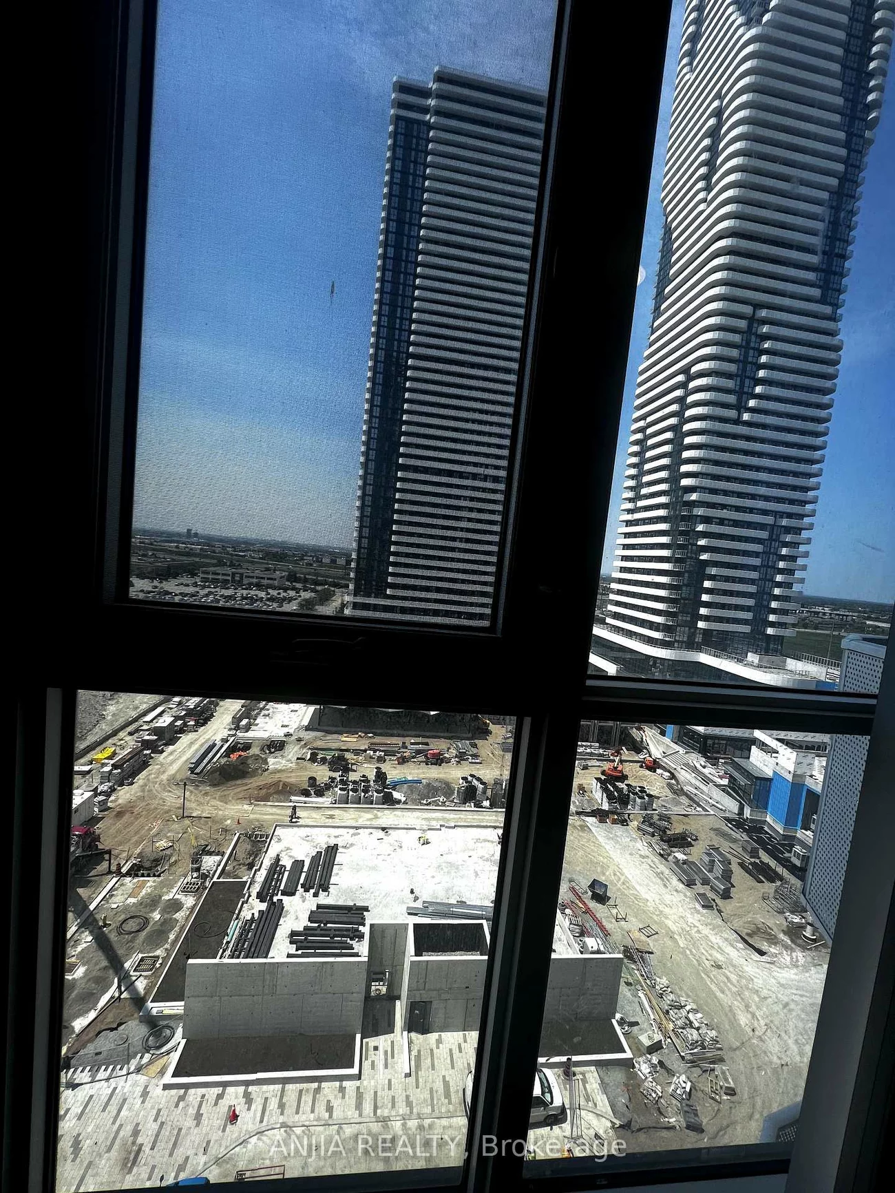 28, Interchange, Vaughan Corporate Centre, Vaughan