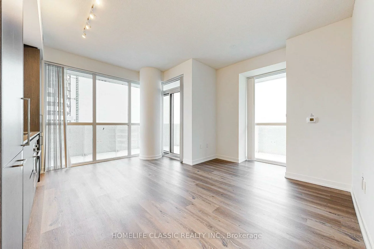 225, Commerce, Vaughan Corporate Centre, Vaughan