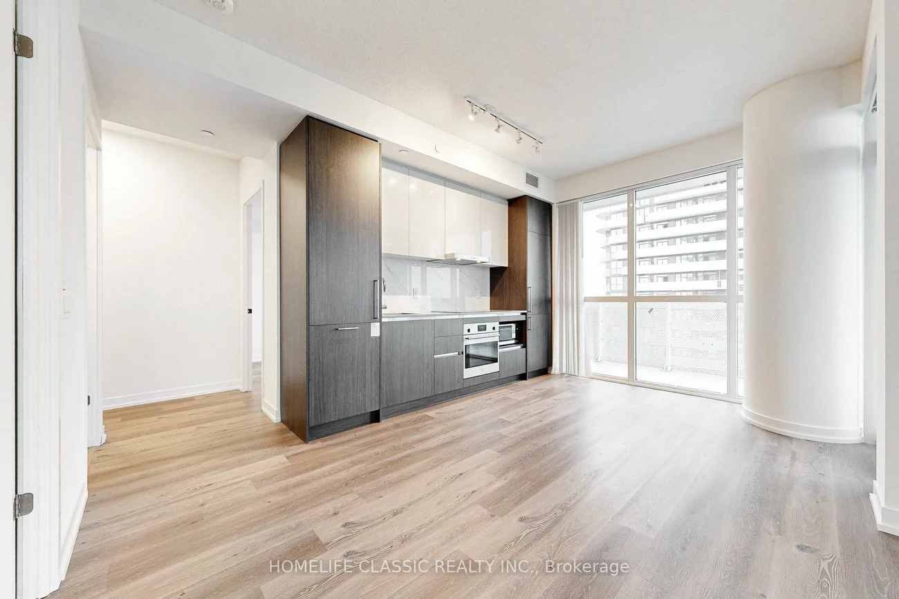 225, Commerce, Vaughan Corporate Centre, Vaughan