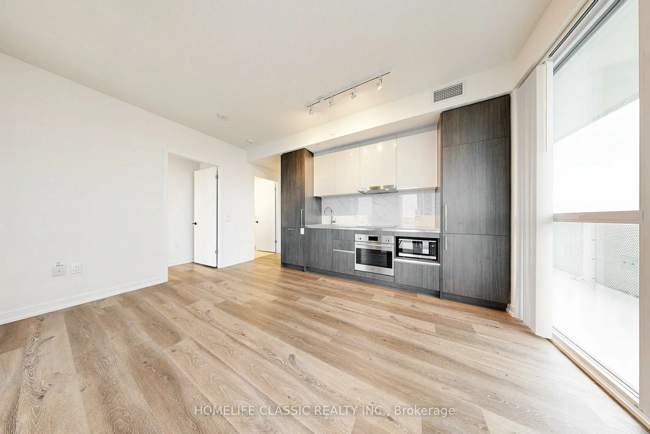 225, Commerce, Vaughan Corporate Centre, Vaughan