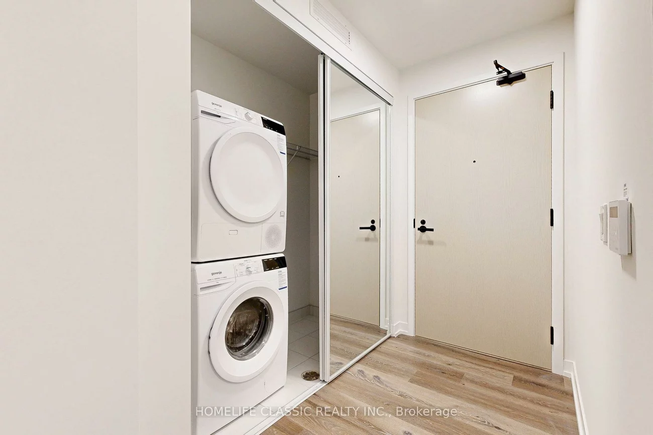 225, Commerce, Vaughan Corporate Centre, Vaughan