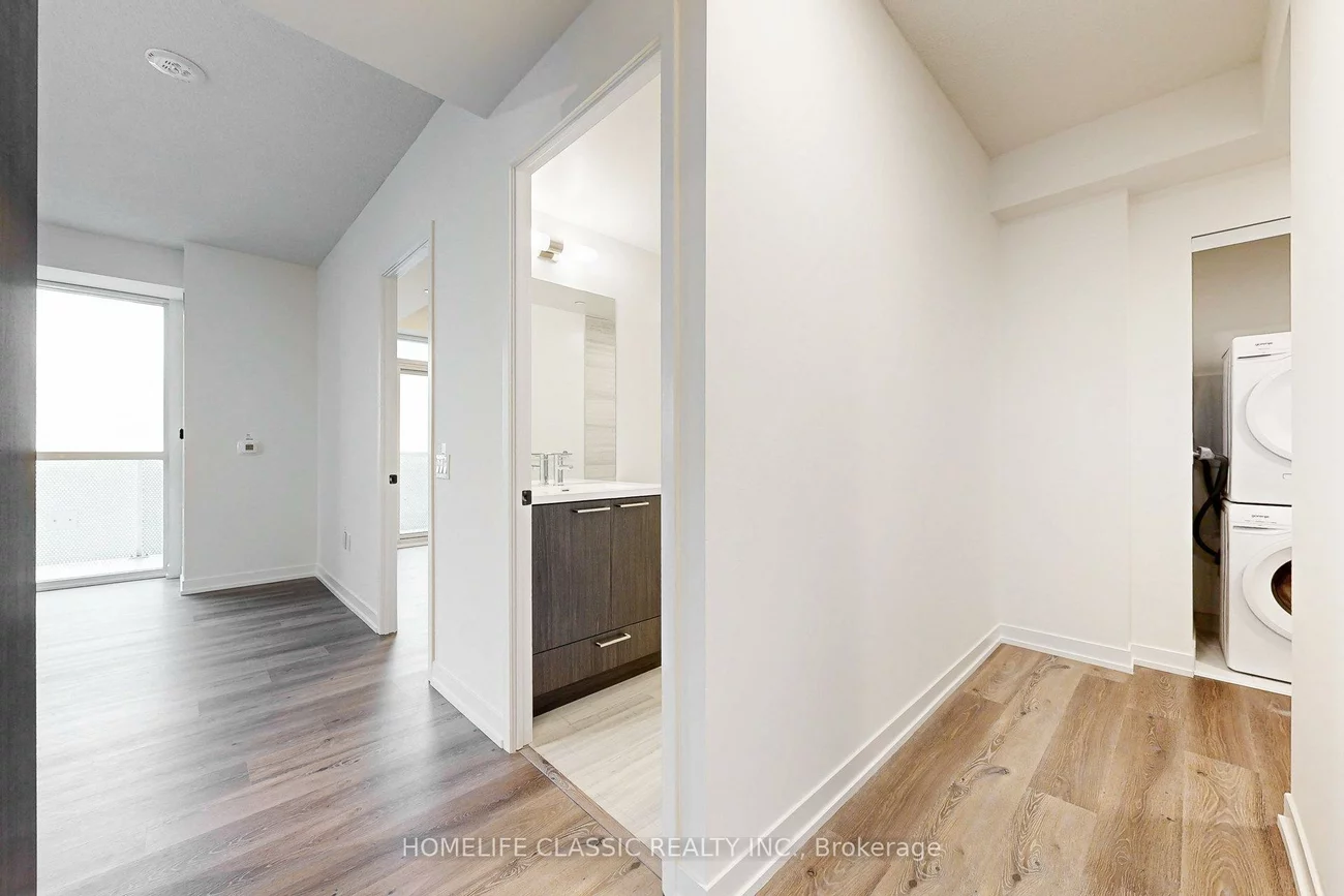 225, Commerce, Vaughan Corporate Centre, Vaughan
