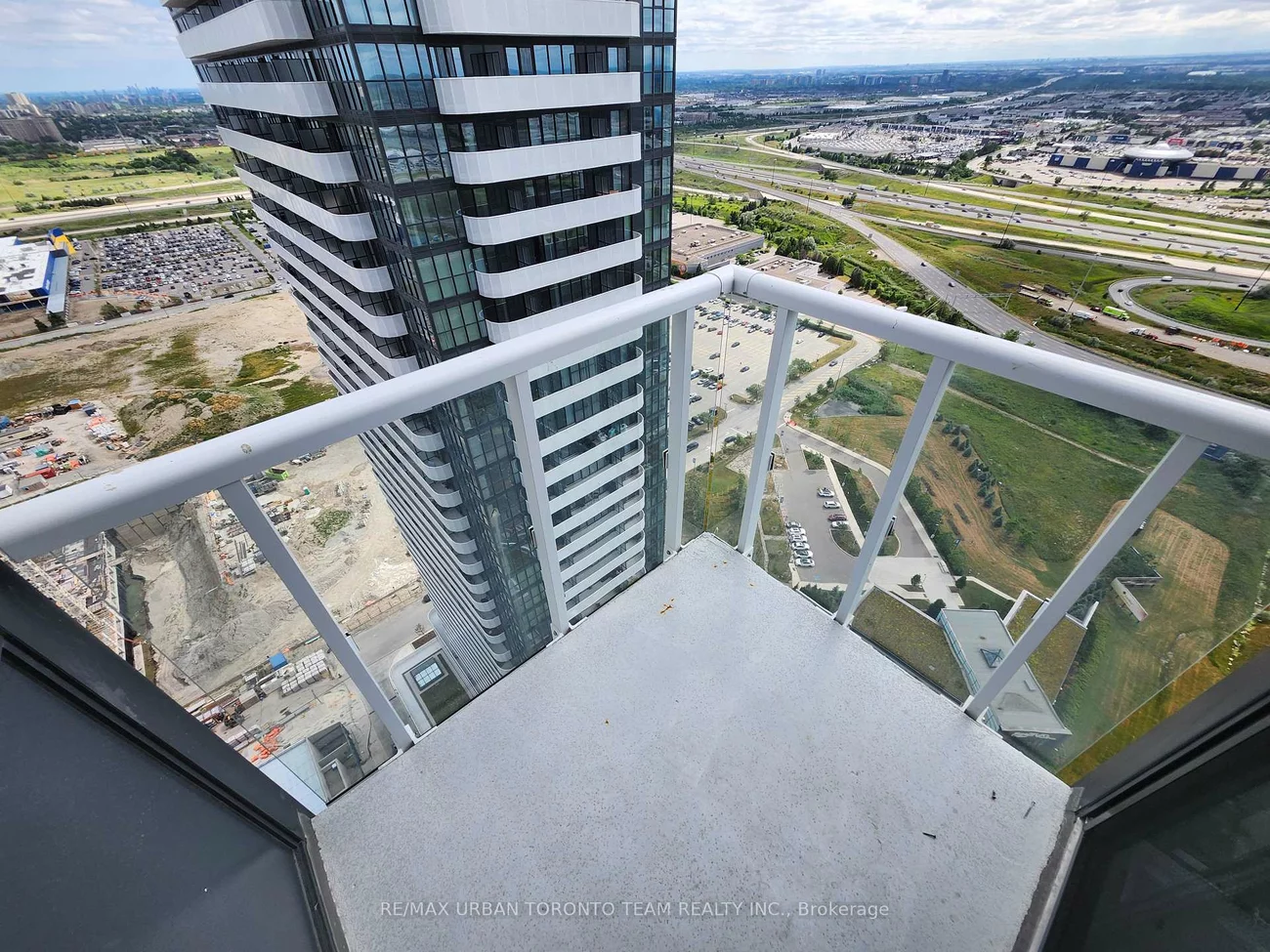 225, Commerce, Vaughan Corporate Centre, Vaughan