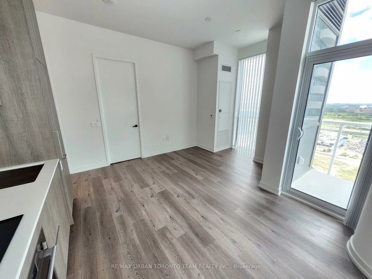 225, Commerce, Vaughan Corporate Centre, Vaughan