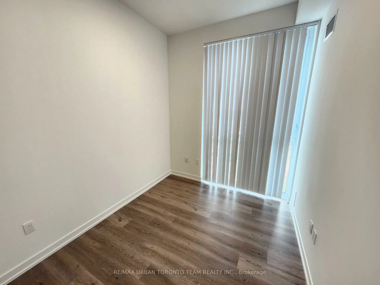 225, Commerce, Vaughan Corporate Centre, Vaughan