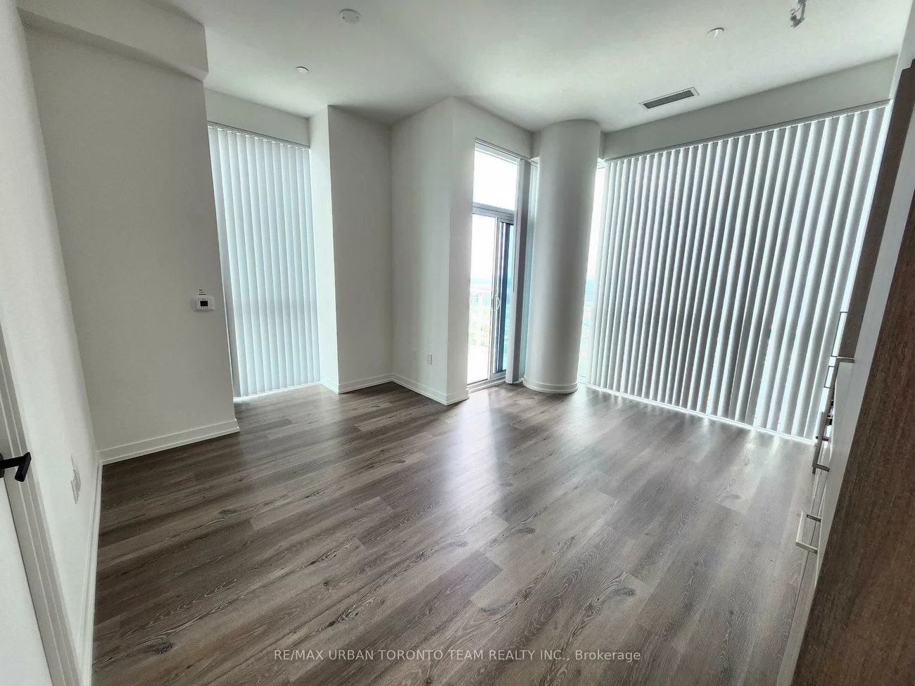 225, Commerce, Vaughan Corporate Centre, Vaughan
