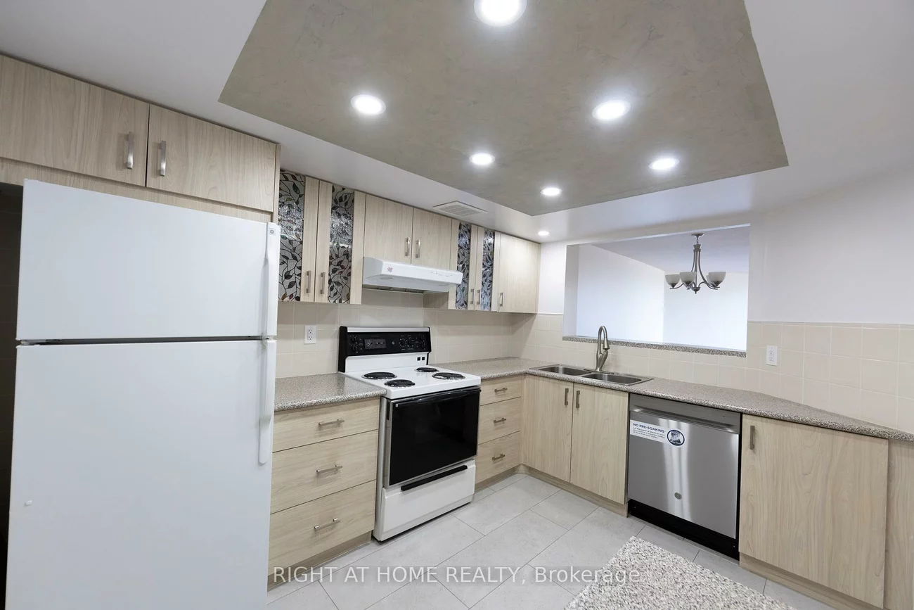 7460, Bathurst, Brownridge, Vaughan