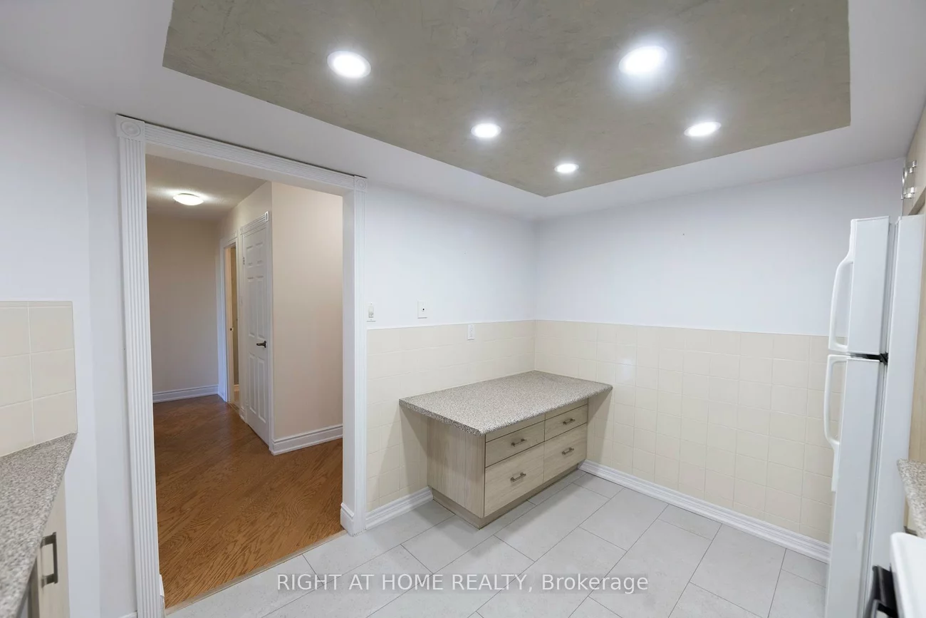 7460, Bathurst, Brownridge, Vaughan