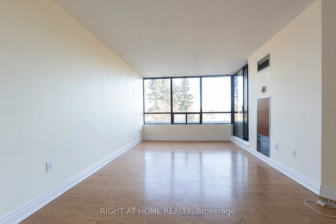 7460, Bathurst, Brownridge, Vaughan