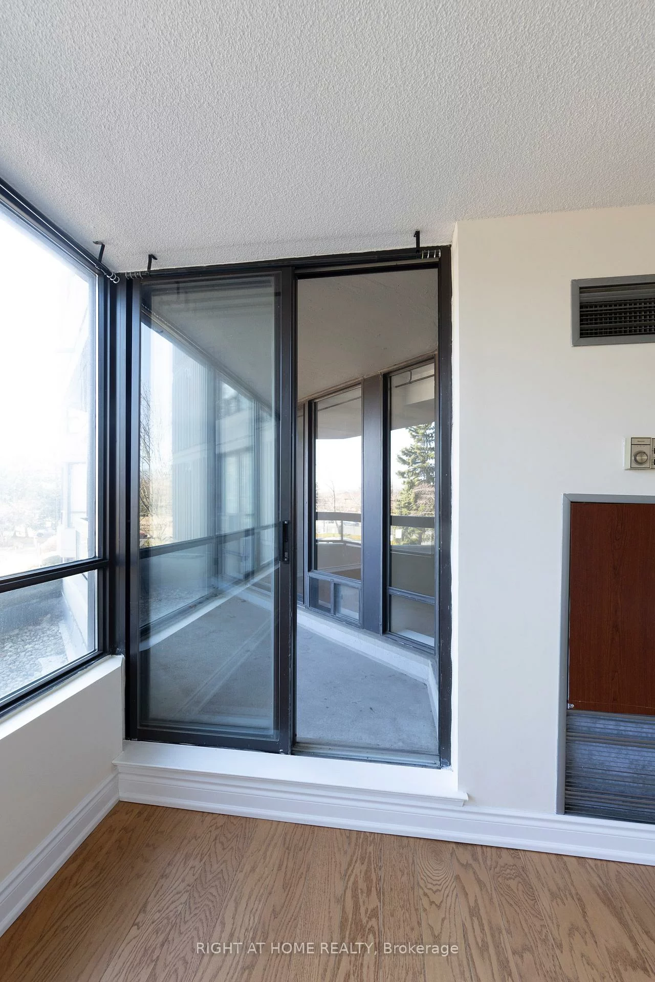 7460, Bathurst, Brownridge, Vaughan