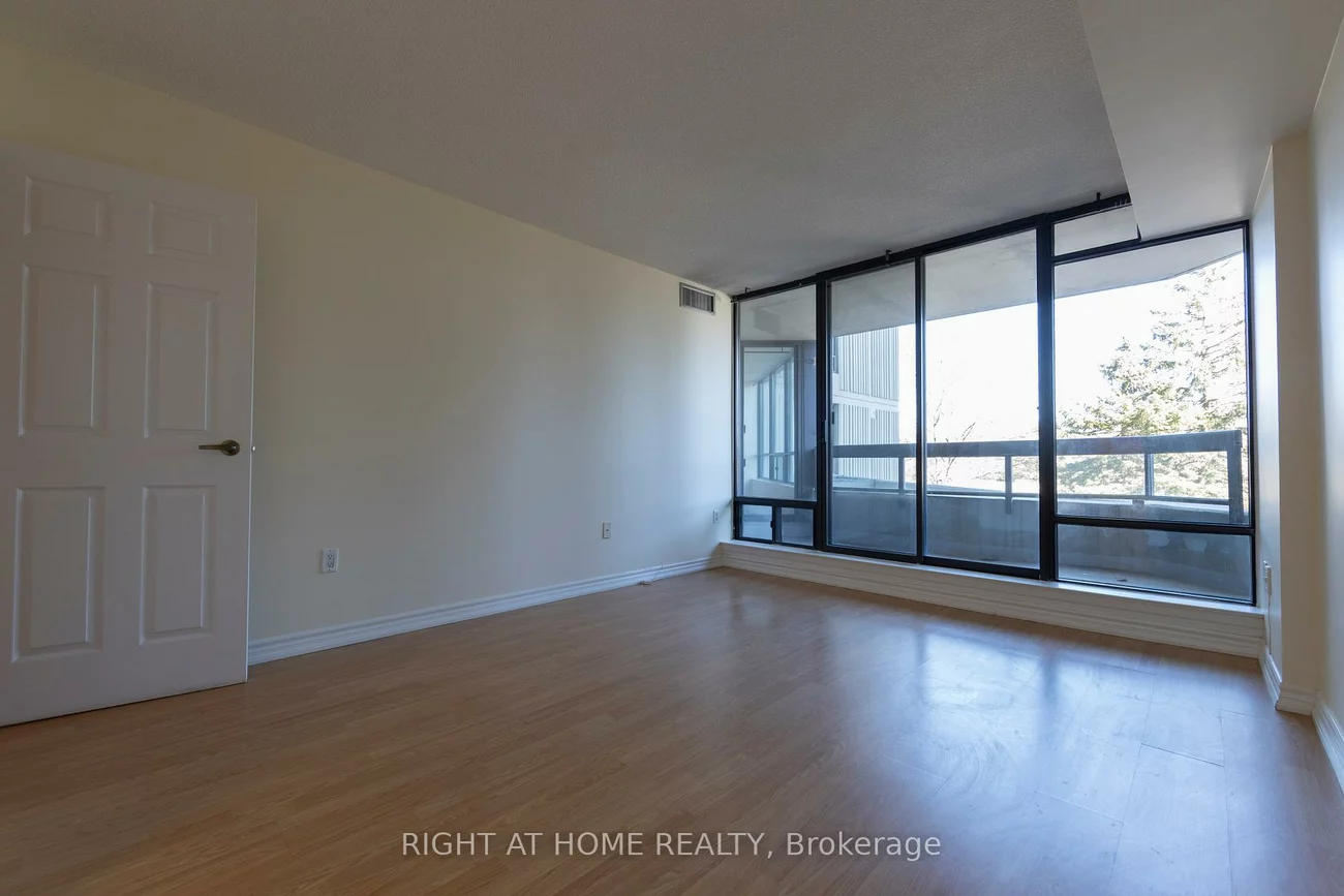 7460, Bathurst, Brownridge, Vaughan