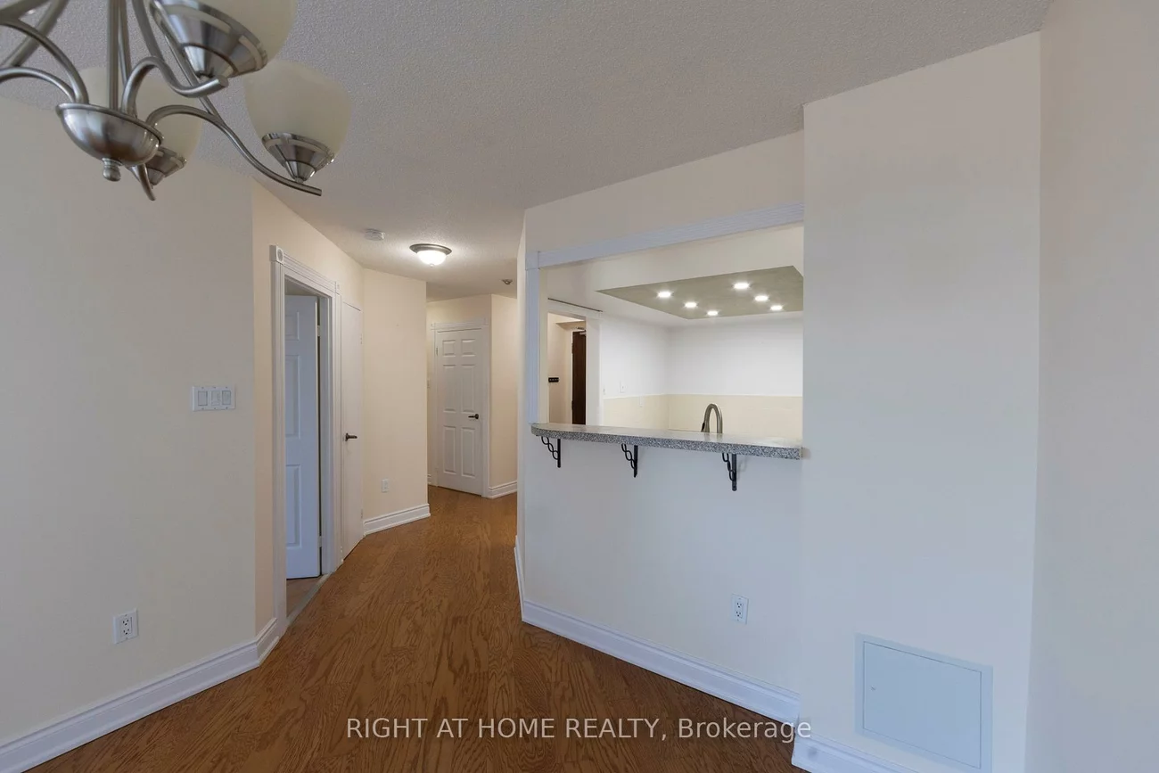 7460, Bathurst, Brownridge, Vaughan
