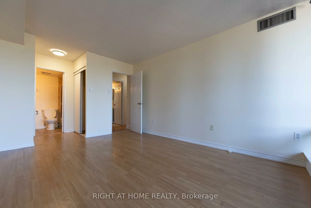 7460, Bathurst, Brownridge, Vaughan