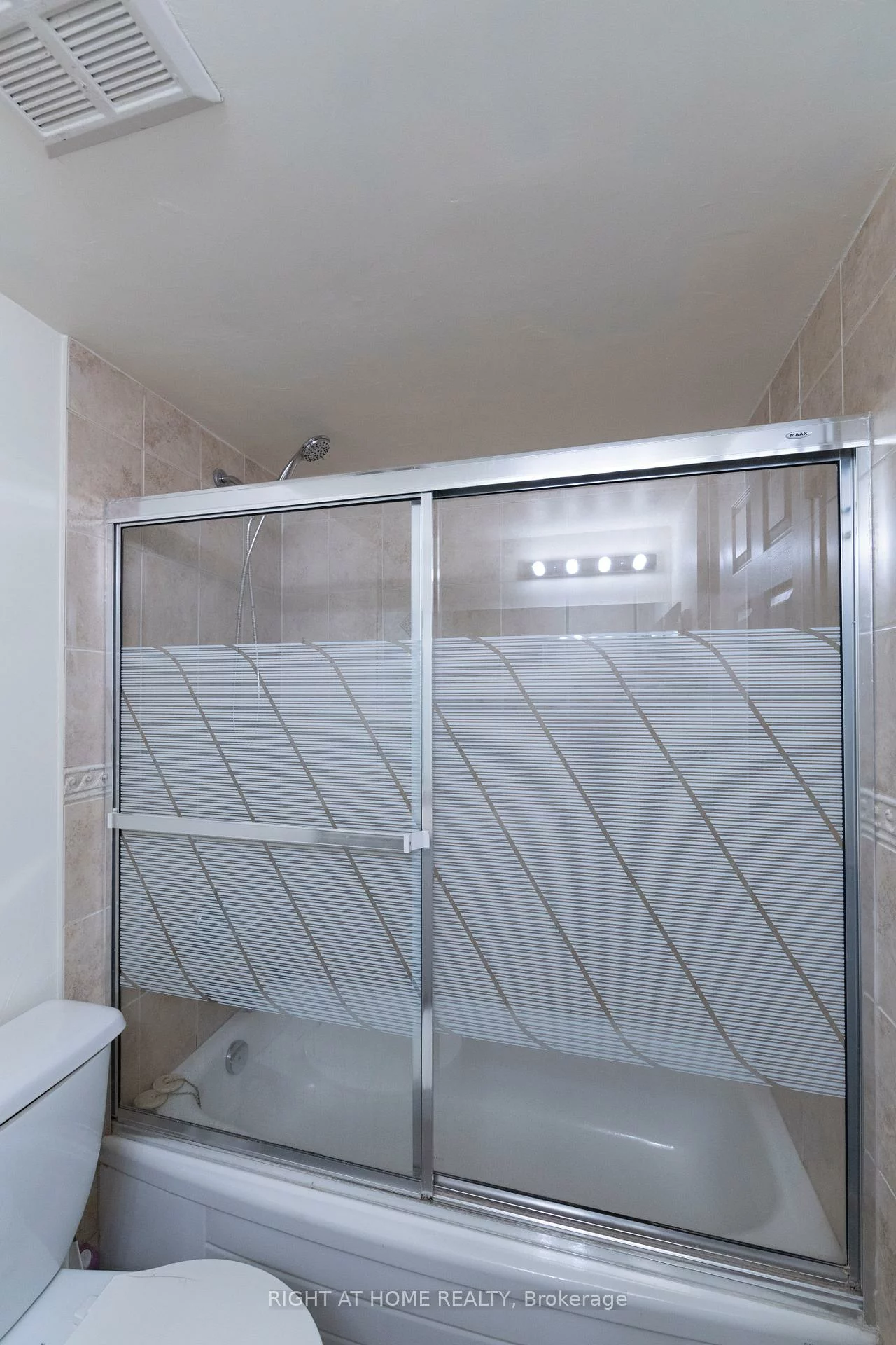 7460, Bathurst, Brownridge, Vaughan