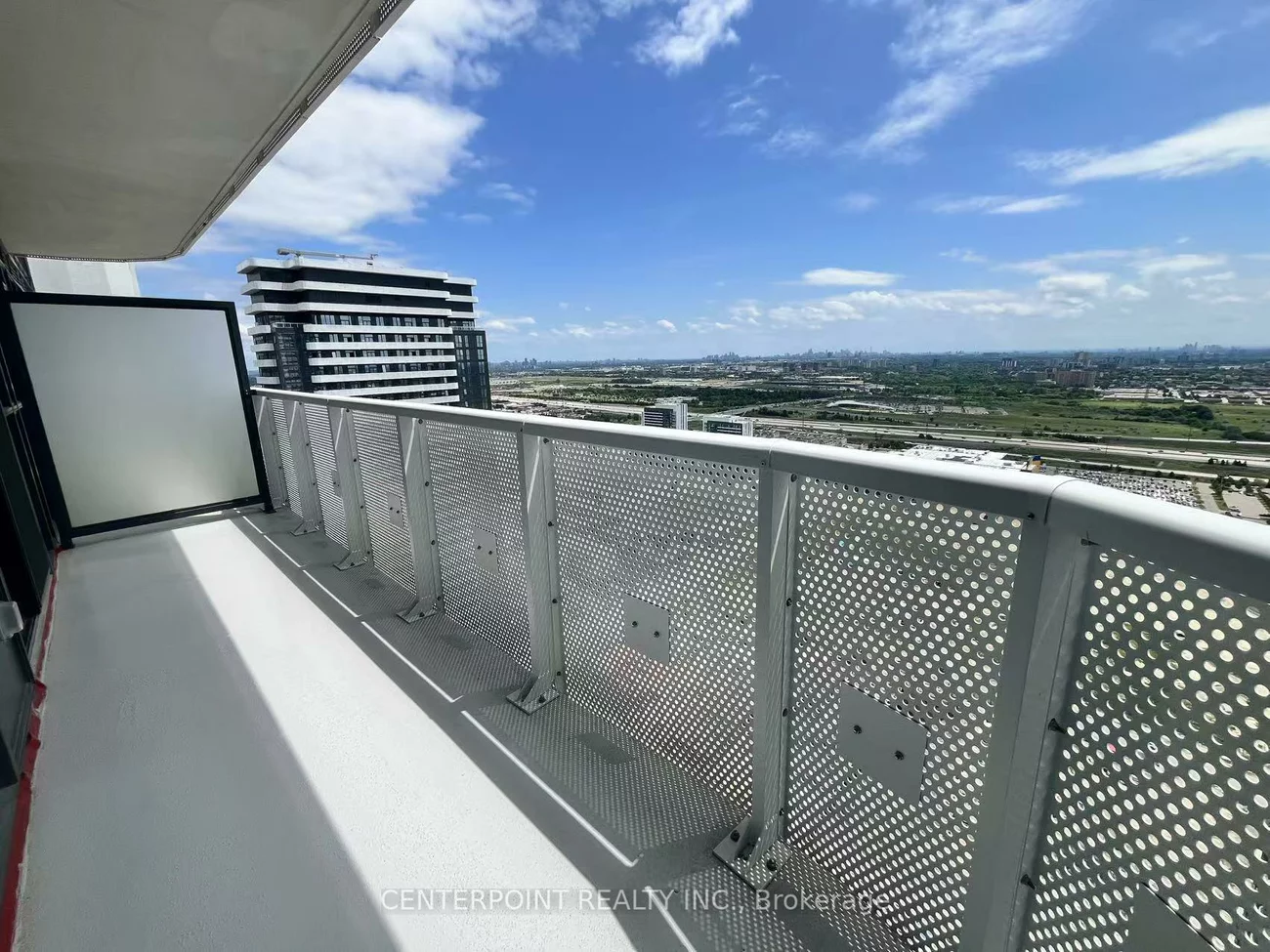 225, Commerce, Vaughan Corporate Centre, Vaughan
