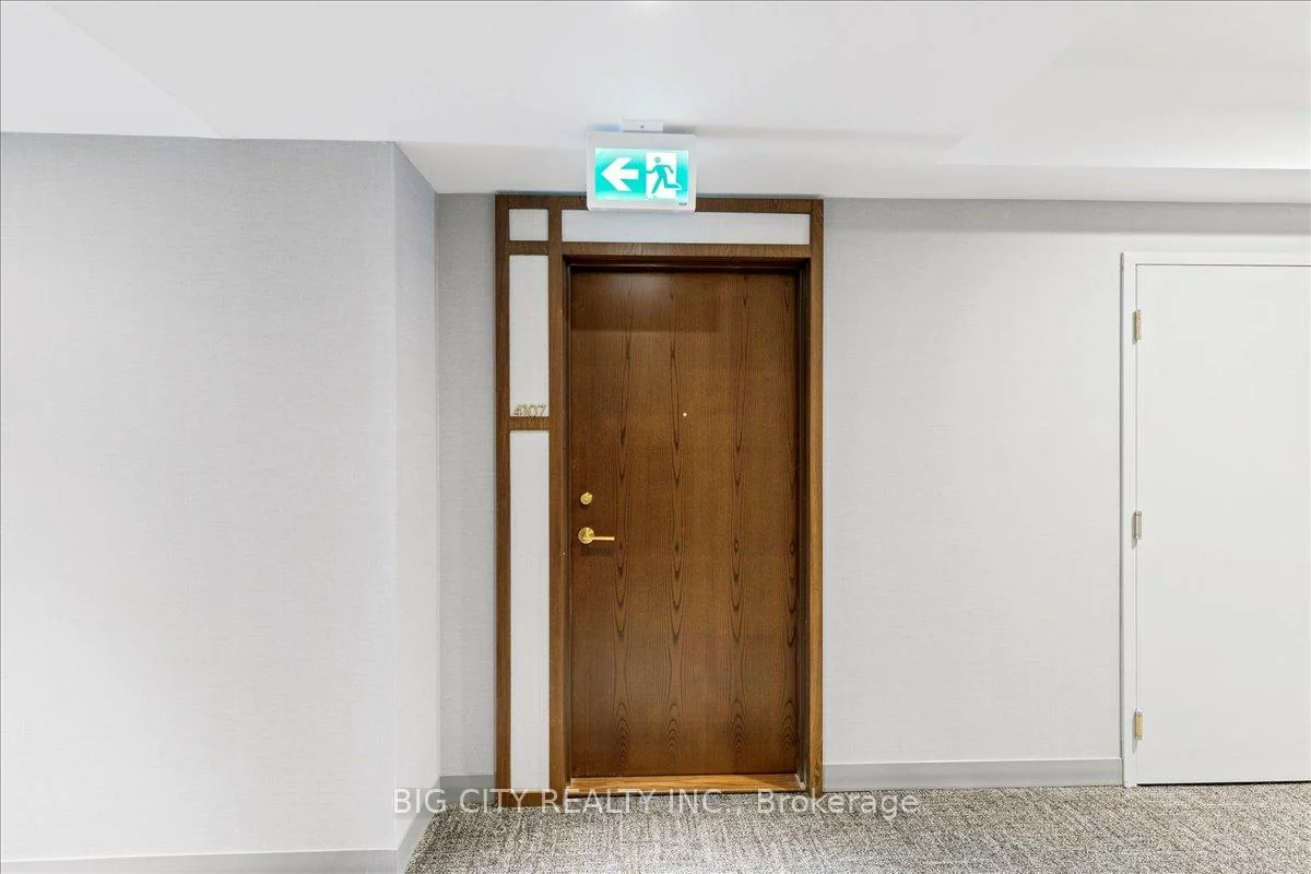 1000, Portage, Vaughan Corporate Centre, Vaughan