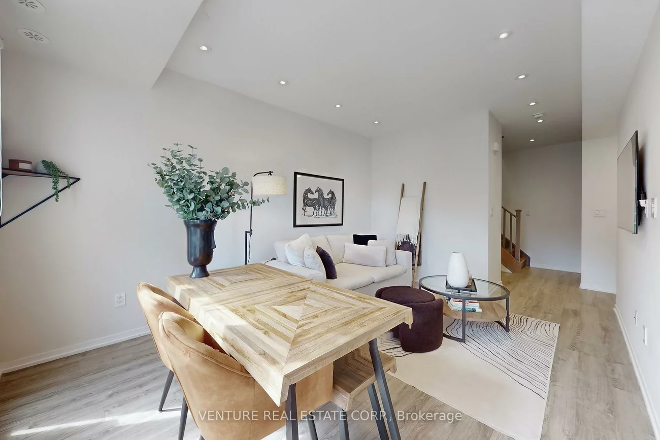 26, Bruce, East Woodbridge, Vaughan