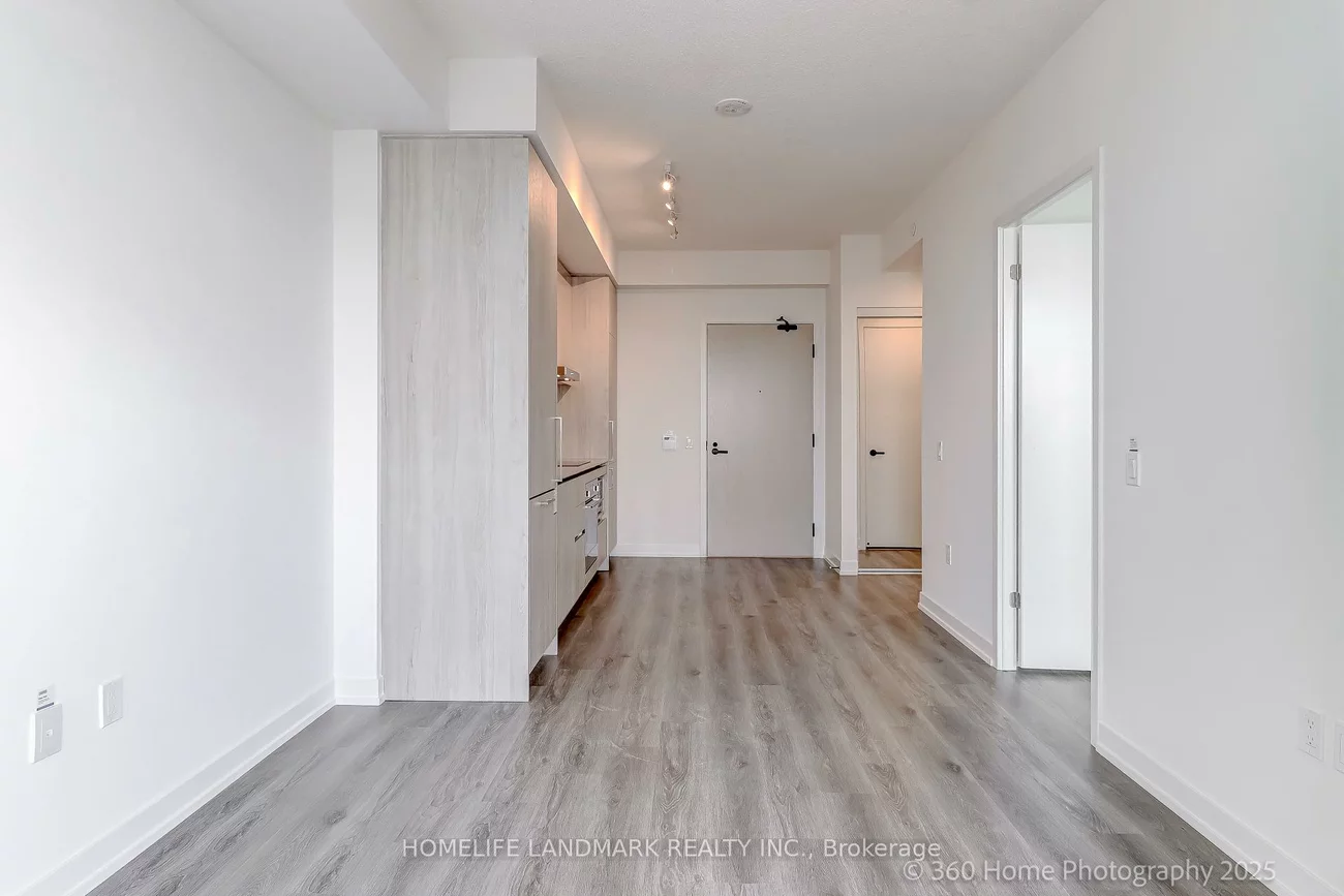 225, Commerce, Vaughan Corporate Centre, Vaughan