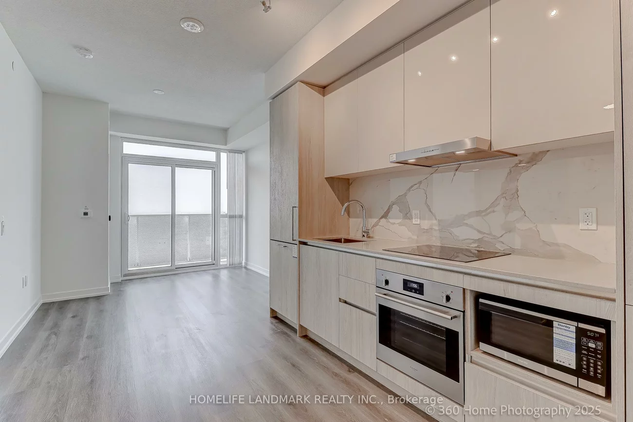 225, Commerce, Vaughan Corporate Centre, Vaughan