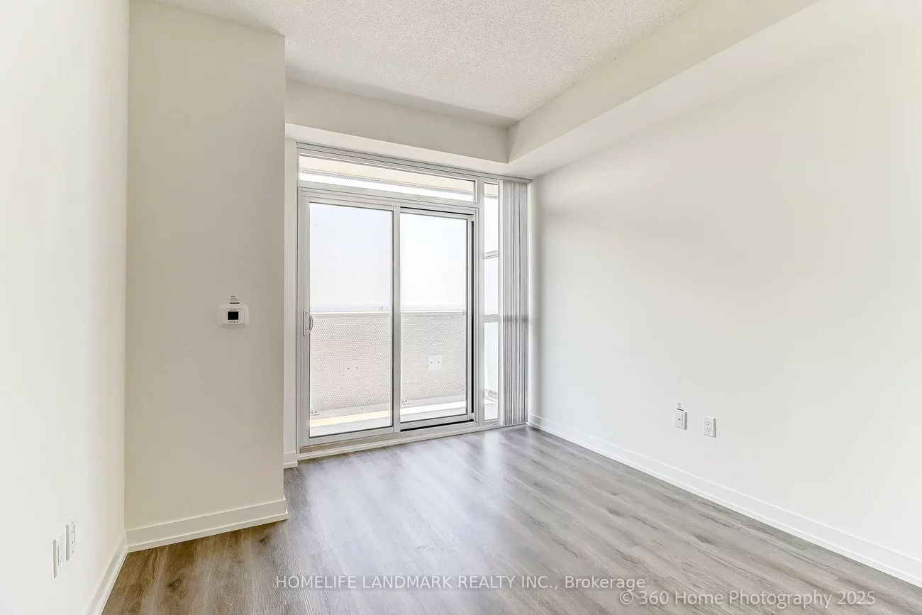 225, Commerce, Vaughan Corporate Centre, Vaughan