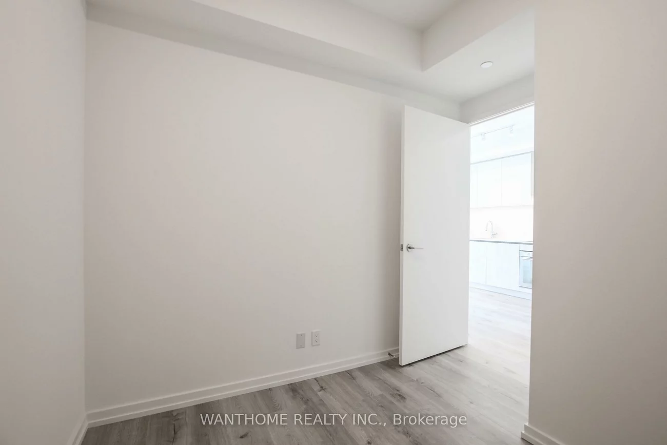 1000, Portage, Vaughan Corporate Centre, Vaughan